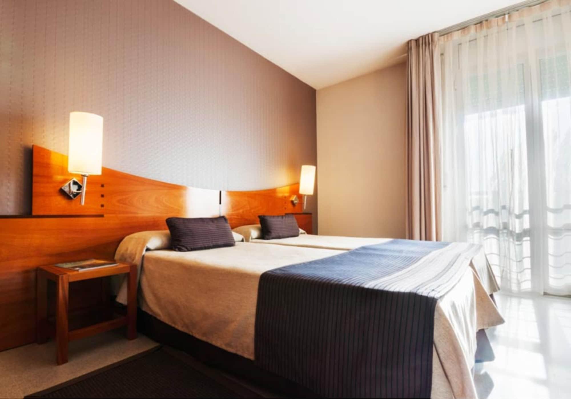 Hotel Granollers Extérieur photo