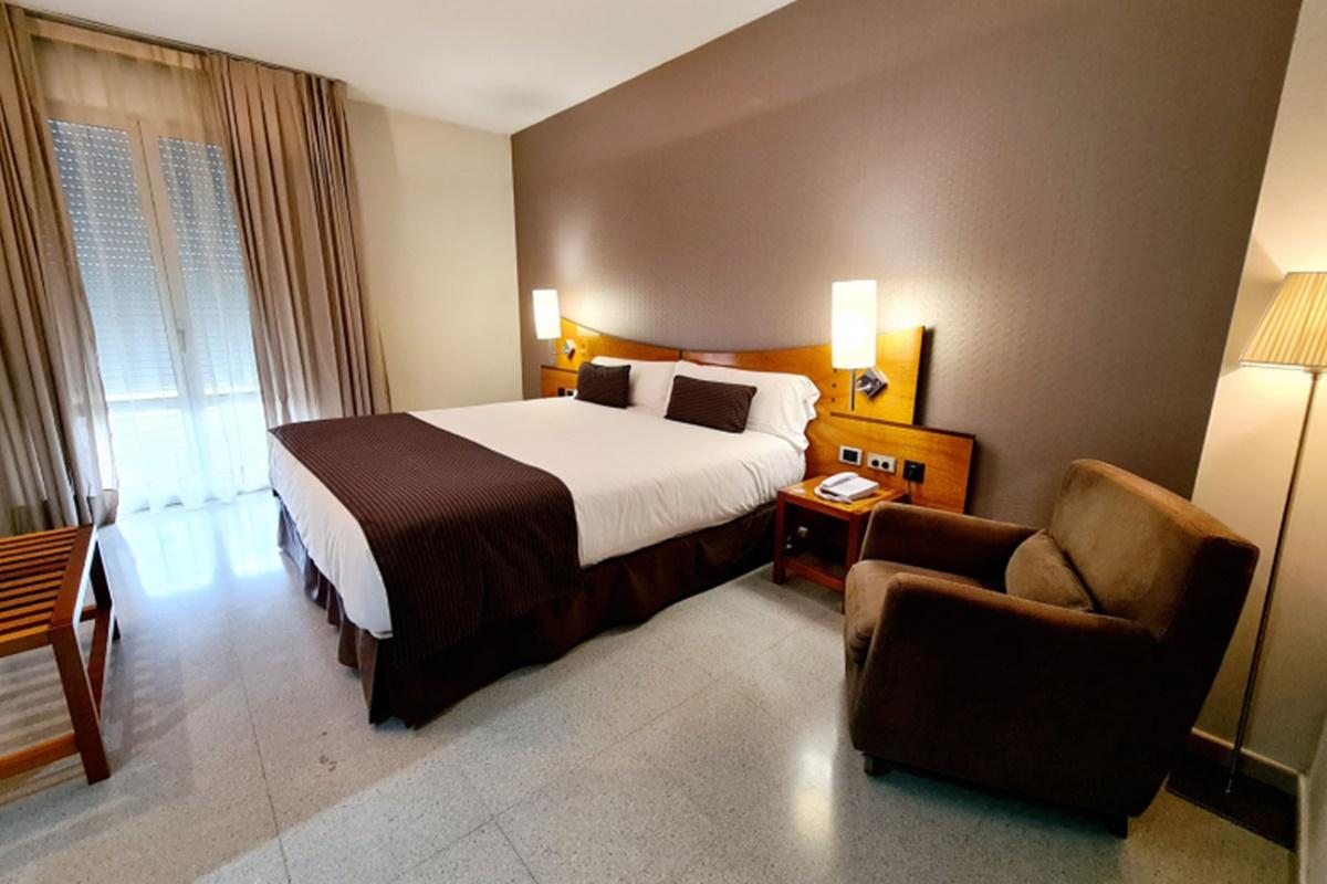 Hotel Granollers Extérieur photo